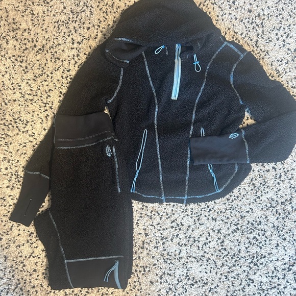 Free People Black and Blue Set - Picture 2 of 4